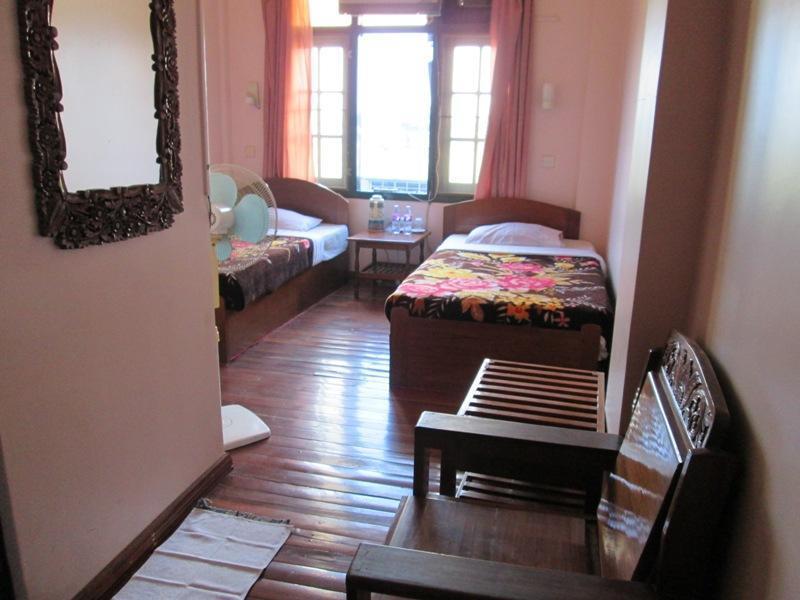 Gold Star Hotel Nyaung Shwe Ngoại thất bức ảnh