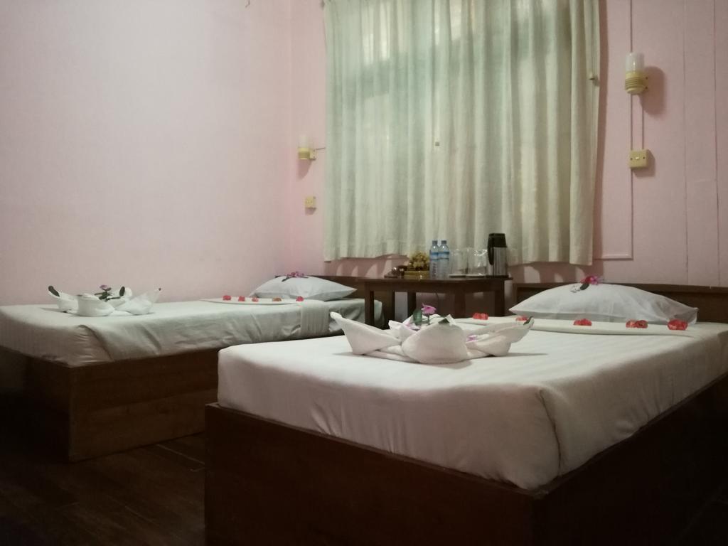 Gold Star Hotel Nyaung Shwe Ngoại thất bức ảnh