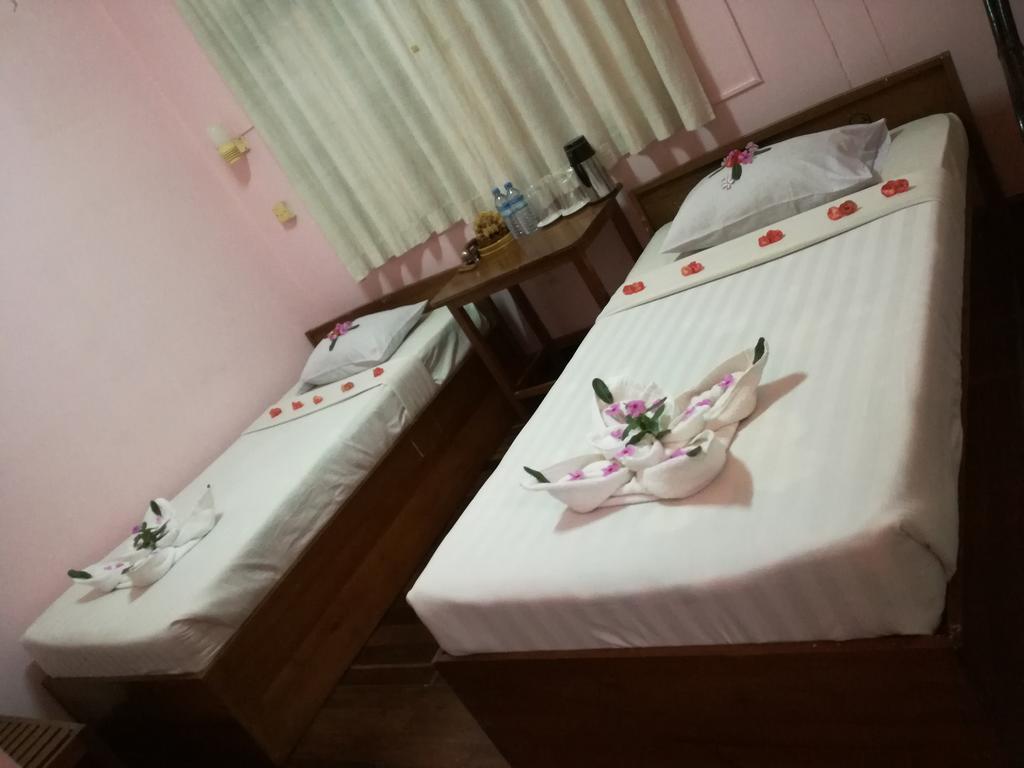 Gold Star Hotel Nyaung Shwe Ngoại thất bức ảnh