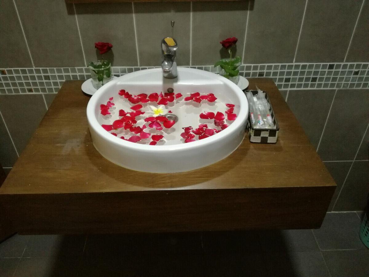 Gold Star Hotel Nyaung Shwe Ngoại thất bức ảnh