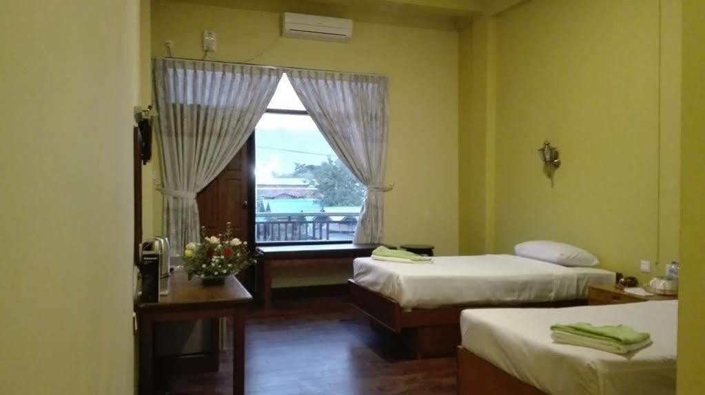 Gold Star Hotel Nyaung Shwe Ngoại thất bức ảnh