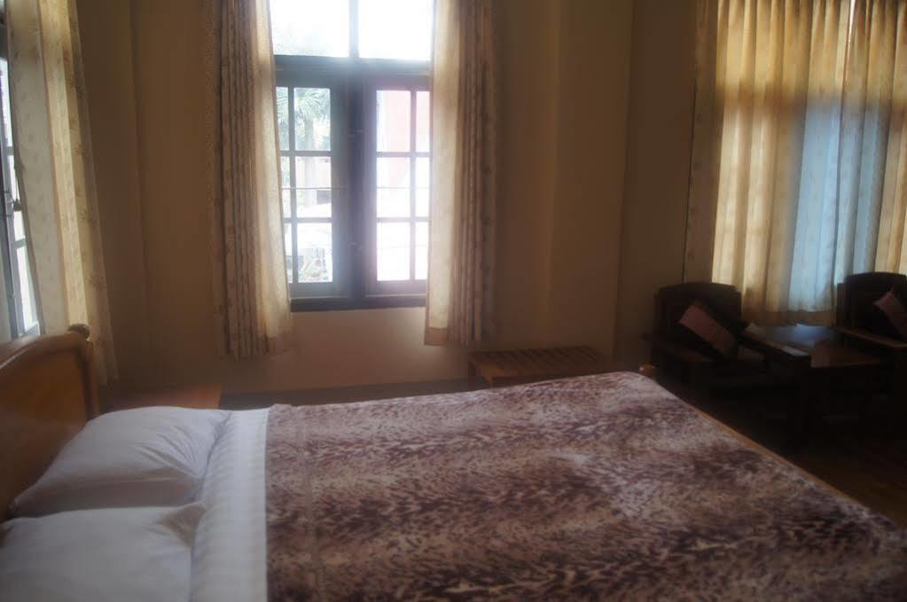 Gold Star Hotel Nyaung Shwe Ngoại thất bức ảnh