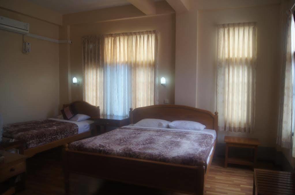 Gold Star Hotel Nyaung Shwe Ngoại thất bức ảnh