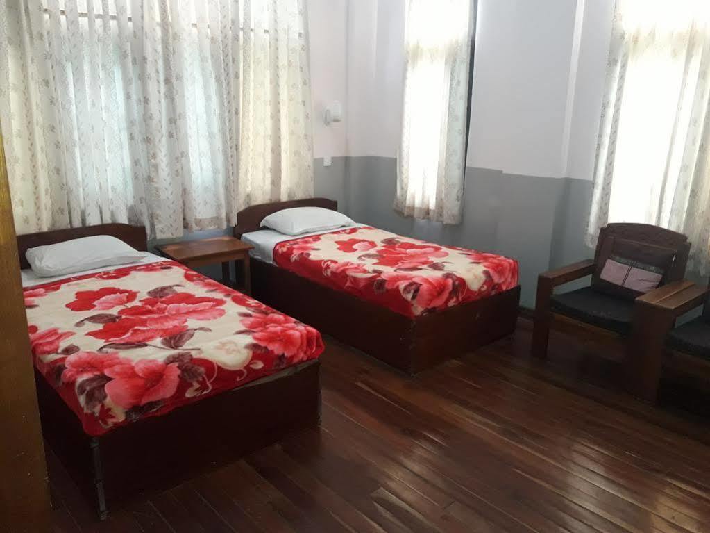 Gold Star Hotel Nyaung Shwe Ngoại thất bức ảnh