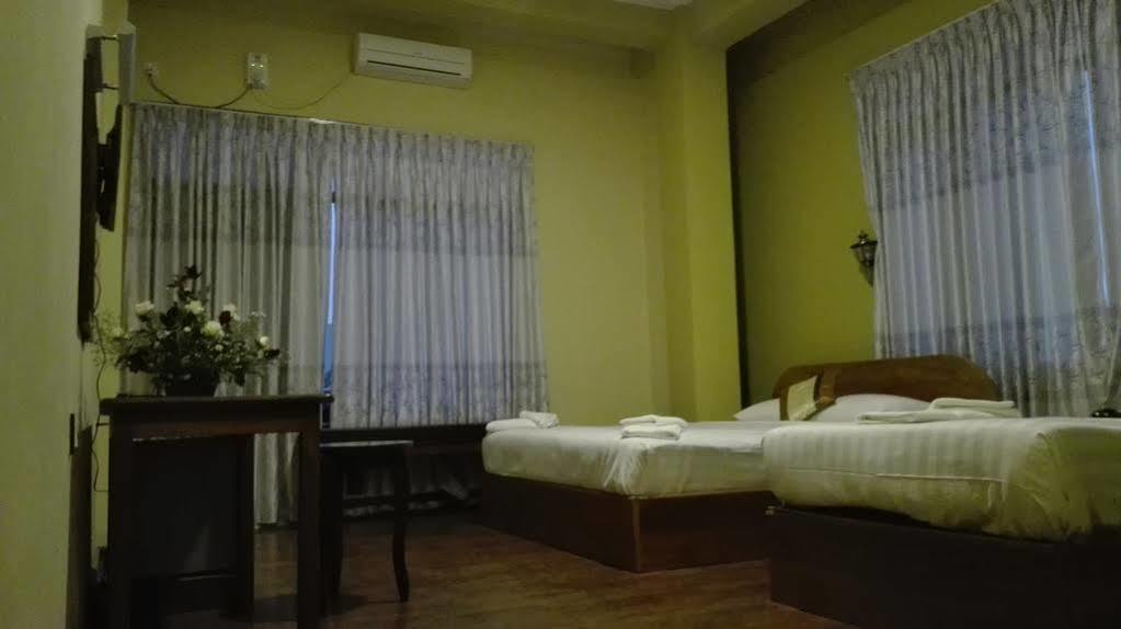 Gold Star Hotel Nyaung Shwe Ngoại thất bức ảnh