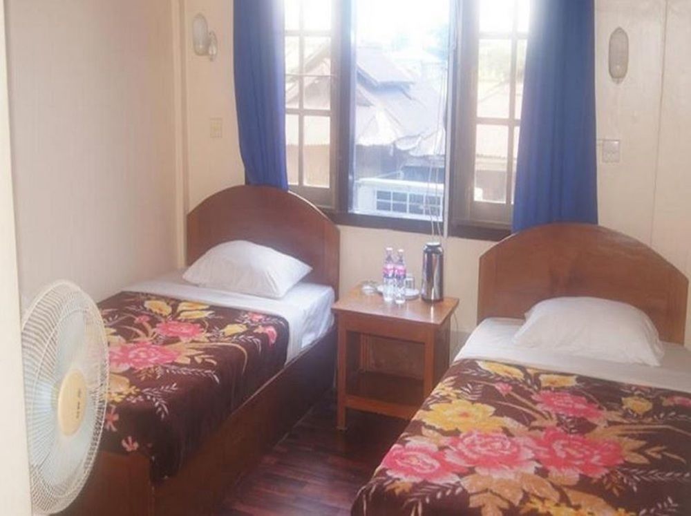 Gold Star Hotel Nyaung Shwe Ngoại thất bức ảnh