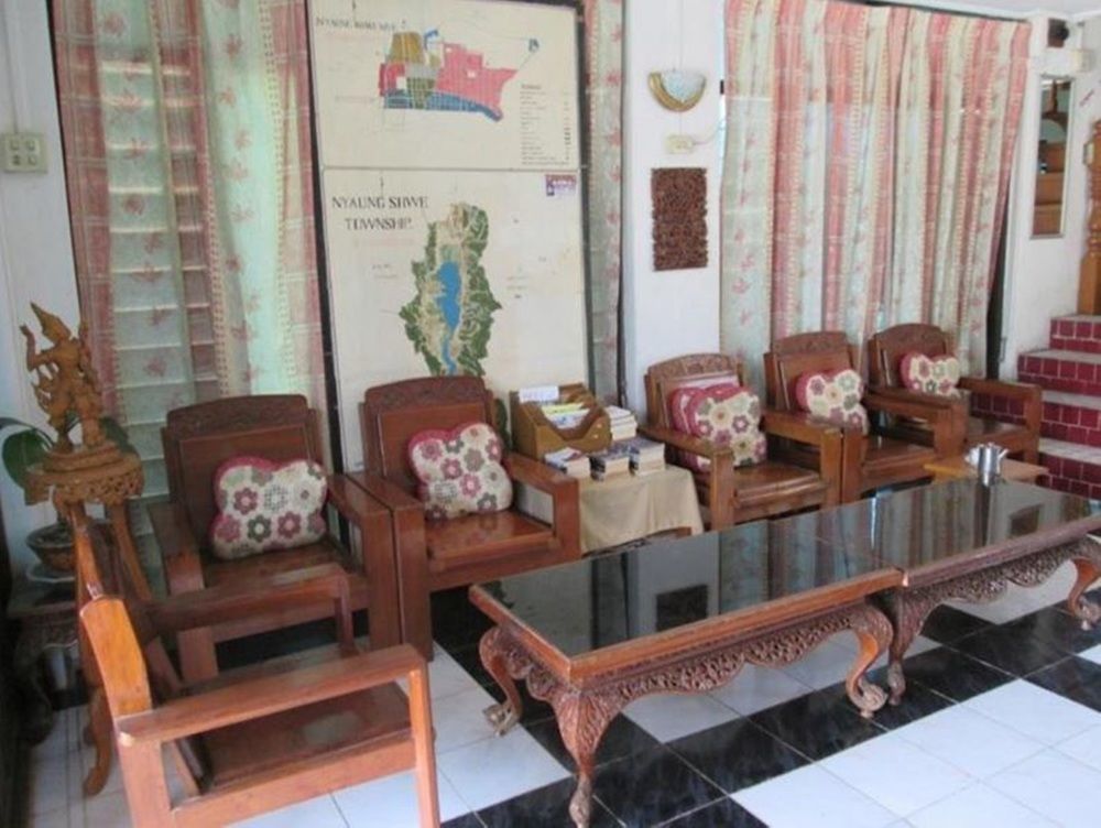 Gold Star Hotel Nyaung Shwe Ngoại thất bức ảnh