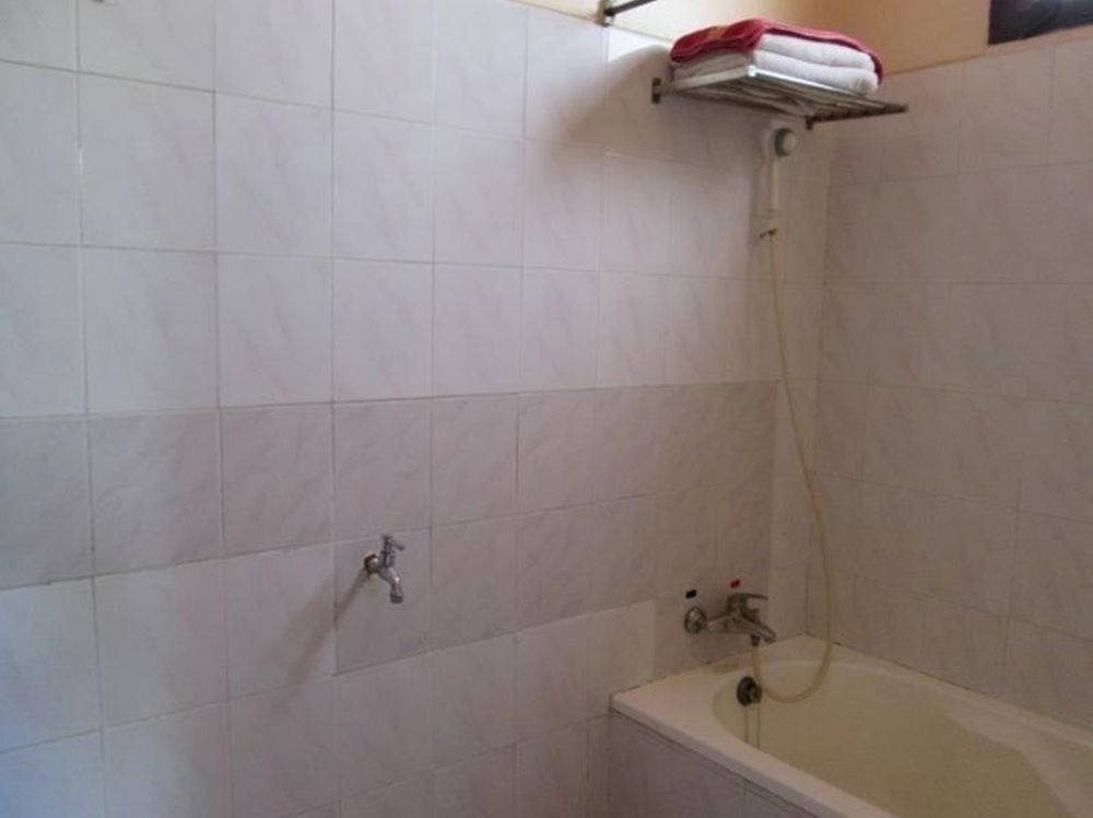 Gold Star Hotel Nyaung Shwe Ngoại thất bức ảnh